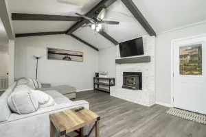 Image of Cozy and Serene 3 Bed 3 Bath in Great Area Close to Everything