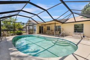 Image of Modern & Cozy Oasis ~ Close to Center ~ Sunny Pool
