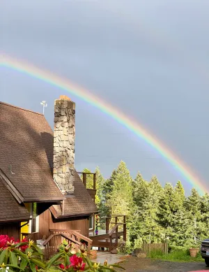 Image of Charming A Frame on Wooded Hillside 5 min to Eugene