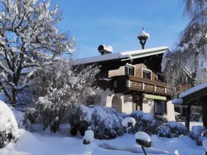 Image of Wonderful private villa for 9 guests with TV, terrace, pets allowed and parking
