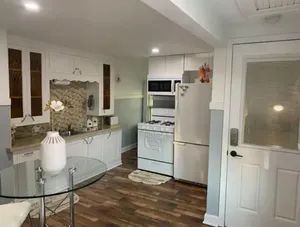 Image of Modern and stylish upstairs one bedroom apartment.