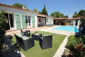 Image of Provencal villa with heated pool in beautiful surrondings, close to the beaches