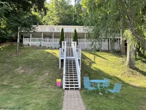 Image of Stunning Radford lake house on Claytor Lake