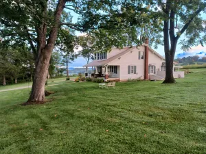 Image of Mountain Meadow Farmhouse  Hot Tub Private 4 Acres 12 mins Sparta or River