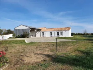 Image of Detached house near beach and forest