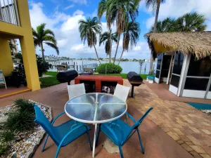 Image of Searenity, Waterside studio in the heart of Treasure Island, walk to beach