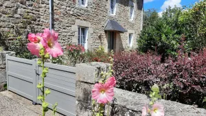 Image of Gite des PROM'NOUS,independent in BRITTANY, enclosed garden, countryside, lake Néal.SPA