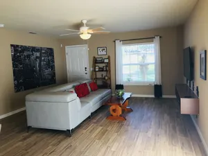 Image of 3Bed 2Bath Spacious-LakeHomeAceLoc4milesLEGOLAND