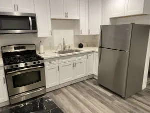 Image of Private guest house with full kitchen and bathroom