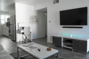 Image of Modern 2BR Oak Flower Getaway by Navore