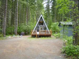Image of Rock-N-Roll Cabin On Mount Rainier