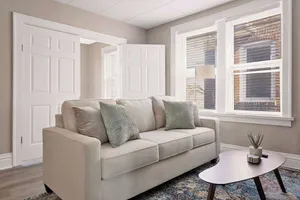 Image of Fully Equipped Cozy 2BR Apartment Near Delmar Loop