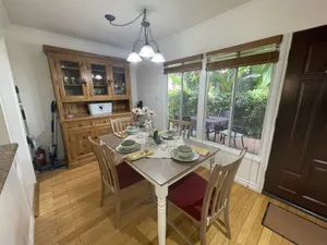 Image of Spacious condo in a prime Sherman Oaks location
