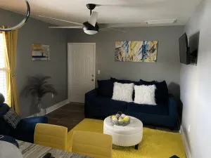 Image of New 1 bed 1 bath luxury apt near downtown\/Beach