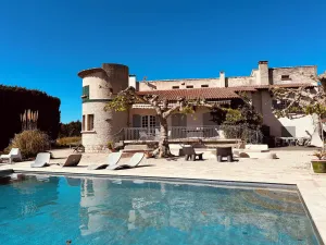 Image of AUTHENTIC FAMILY HOME for a successful vacation in a peaceful setting