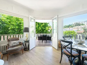 Image of Cozy 1-bedroom apartment6-minute walk to beaches5-minute walk to city