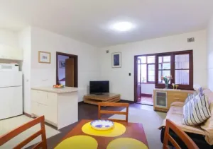 Image of B3 Crawley\/Nedlands Apartment 1 BRM + Sleepout - 2min walk to UWA