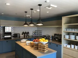 Image of Country Inn & Suites by Radisson, Flagstaff Downtown, AZ