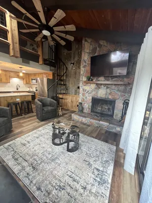 Image of NEWLY REMODELED! English Mtn Hideaway! Smoky Mtns Dollywood Gatlinburg