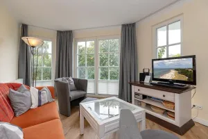 Image of Beautiful holiday apartment on the Baltic Sea with a covered balcony in a great beach location! - Apartment house