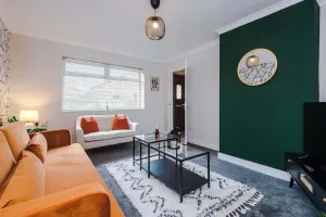 Image of Cheerful 3 bedroom home with parking near Chester