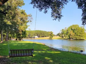 Image of Juju's Pond House on Smith Pond