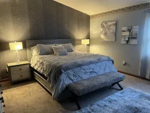 Image of Centrally located to Atlanta’s  attractions. Just minutes to Stone Mountain Park