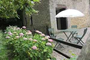 Image of Charming guest house on the edge of woods, 15 minutes from the sea.