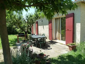 Image of Air-conditioned house 70 m2 with peaceful garden
