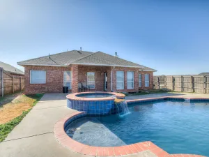 Image of Yukon Finest Frontier House with Spa and Pool<br>Minutes from Bricktown