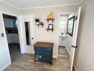 Image of Clean and Modern Mid-Town Casita - 5 minutes to UofA and downtown Tucson