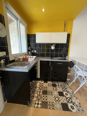 Image of Charming independent T2 near blue coast beach