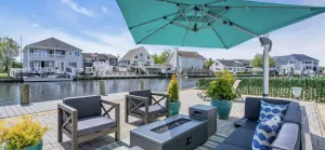 Image of Water front with Hot tab !!! Enjoy Jersey short summer