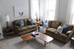 Image of Crisp 2 bedroom upstairs apartment in historic duplex