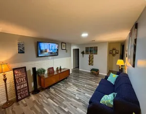 Image of Comfy 3 Bedroom with smart TV and WiFi near Tinker
