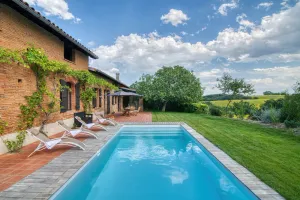Image of Montillet - Maison piscine terrain multisport