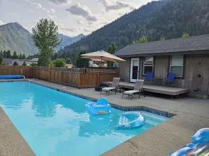 Image of 1.5 Miles to Down Town Leavenworth! Walk to hiking trails.