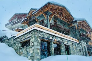 Image of High-end chalet of 400 m² with indoor swimming pool, exceptional view.