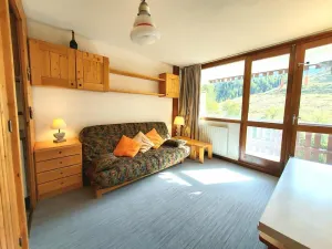 Image of 1st floor, view ski slopes, balcony, ski locker, 24m², La Plagne