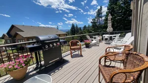 Image of Spacious Home in Quiet Area - Minutes to Attractions, Music, Restaurants & USAFA