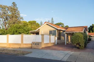 Image of Comfortable 2 BDR House in Trendy Victoria Park!
