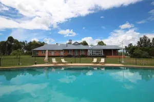 Image of Verona House - 7 bedroom - Enormous 7 bdrm, 7 bthrm house with fabulous pool in the heart of Pokolbin!