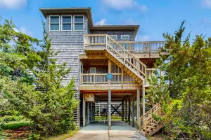 Image of Dog-friendly house with ocean view, pool access, washer\/dryer, & tennis court