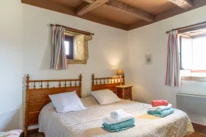Image of House in Beynac in big property with pool
