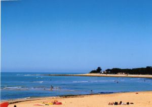 Image of Sleeps 2 to 10; Large comfortable house,  3 minutes walk from stunning beach.