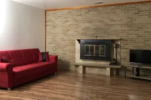 Image of Private house with 4 bedrooms and 2 bathrooms and direct NYC Manhattan train only 10 minute walk away