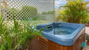 Image of Rosies Family Spa Retreat - 300m to the sandy shores of Caves Beach