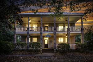 Image of Historic 5 Bedroom Home, Walk To Cumberland Island Ferry