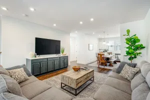 Image of Beautiful Nashville Home w\/Private Washer & Dryer, Free WiFi, Deck, Central AC