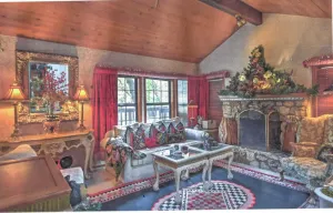 Image of Creekside Paradise. luxury & comfort on private forested parklike grounds